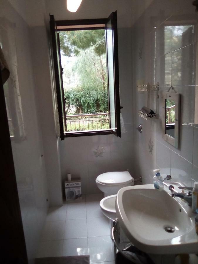 Sperone Hotel Mandra Capreria Luaran gambar